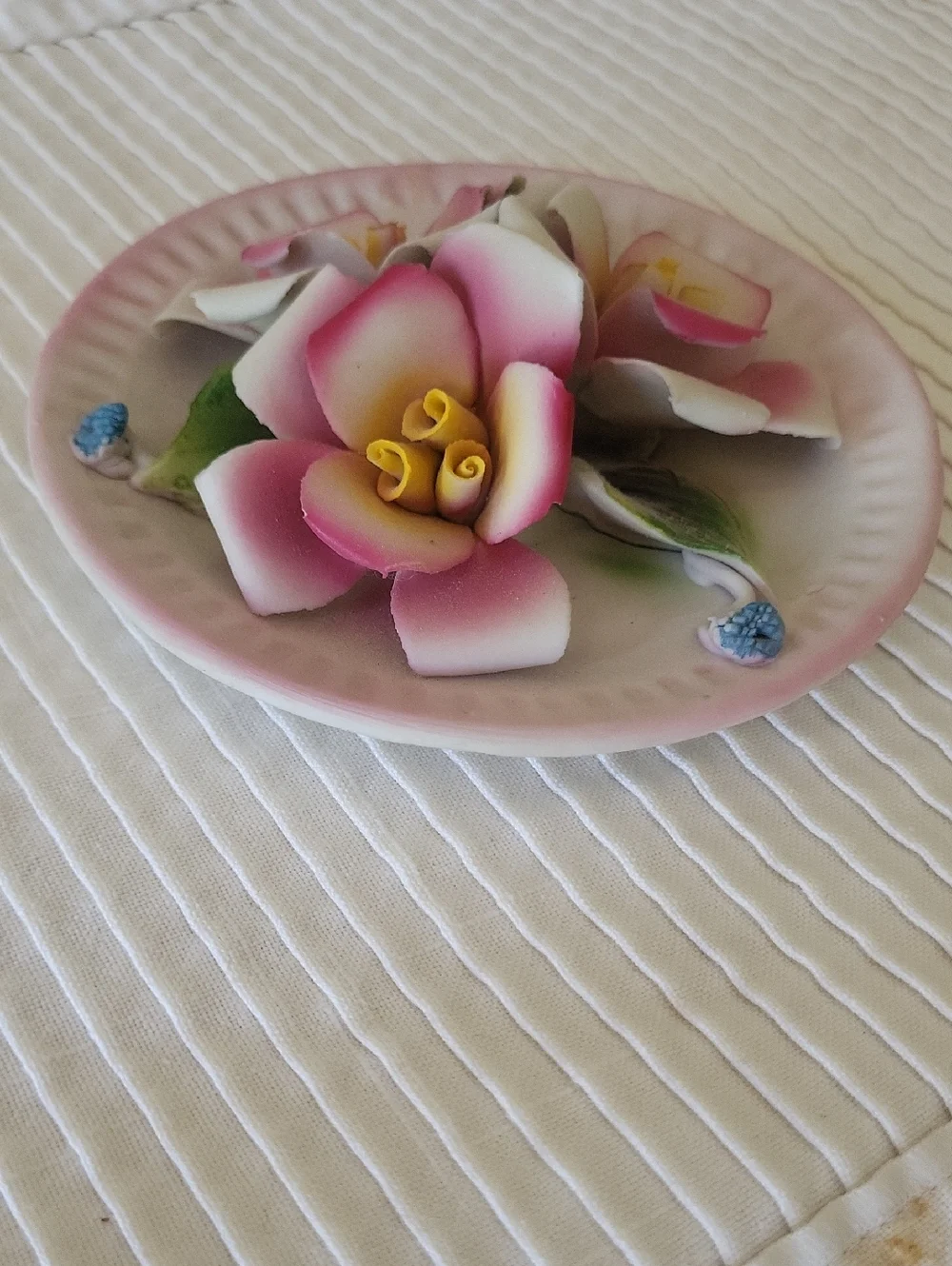 Vintage Capodimonte Porcelain Pink Floral Wall Plaque - Picture 4 of 5